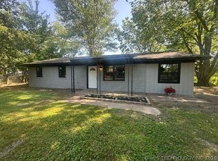 639 Green Country Dr, Tahlequah, OK 74464