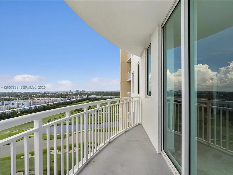 1745 E Hallandale Beach Blvd #2007W — Photo 16
