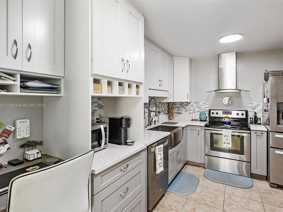1st image of 277 NE 12th Ave #277