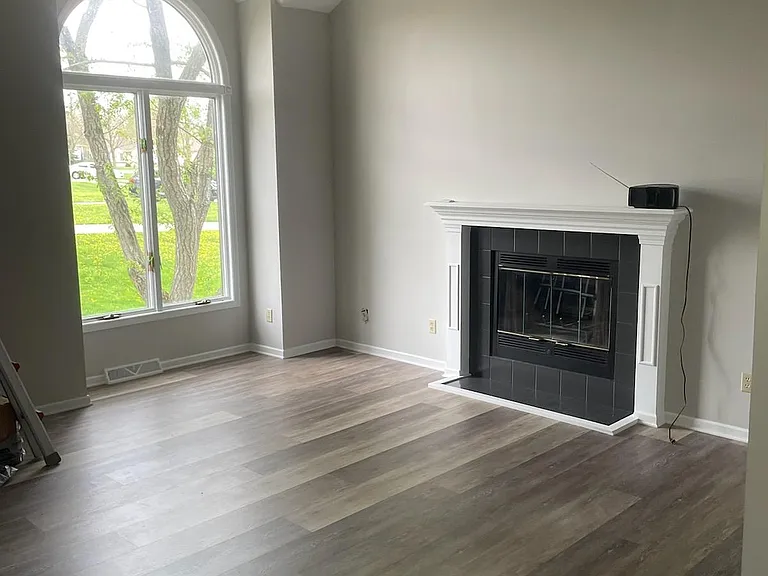 957 Westland Dr — Photo 4