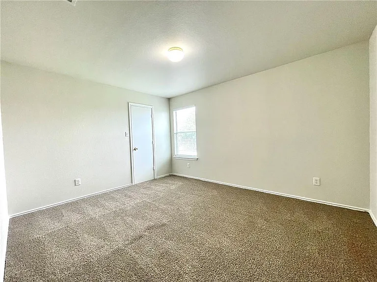 18120 Topsail St — Photo 17