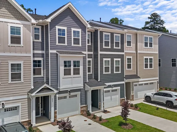 406 Deercroft Dr, Apex, NC 27539