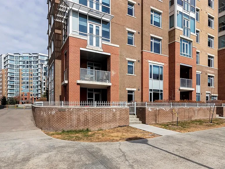 32 Varsity Estates Cir NW #102 — Photo 31