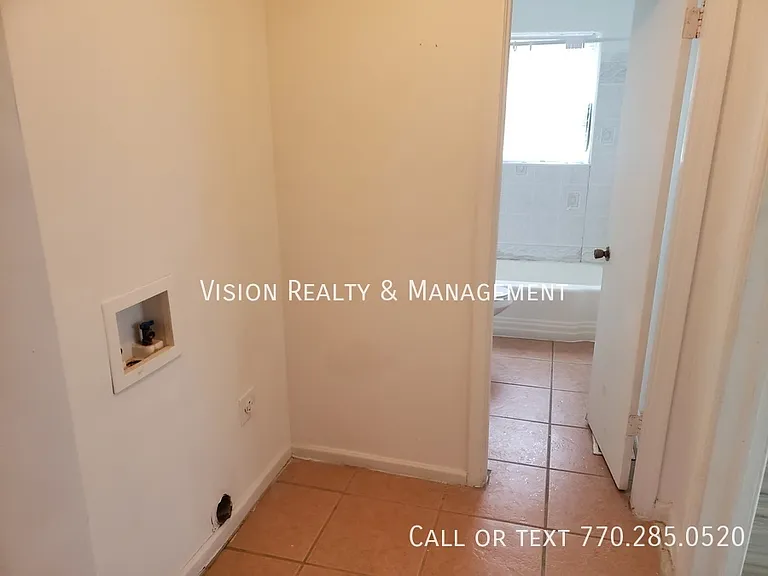 1070 Ollie Cir NW — Photo 10