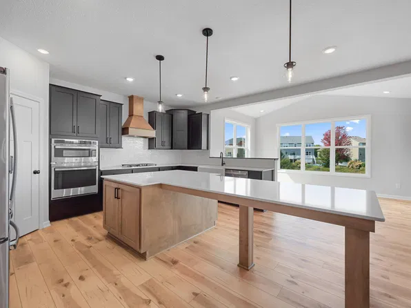 1015 Legacy Dr, Delano, MN 55328