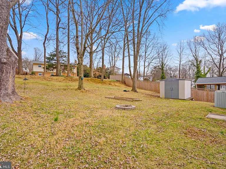 Cunningham Dr — Photo 17