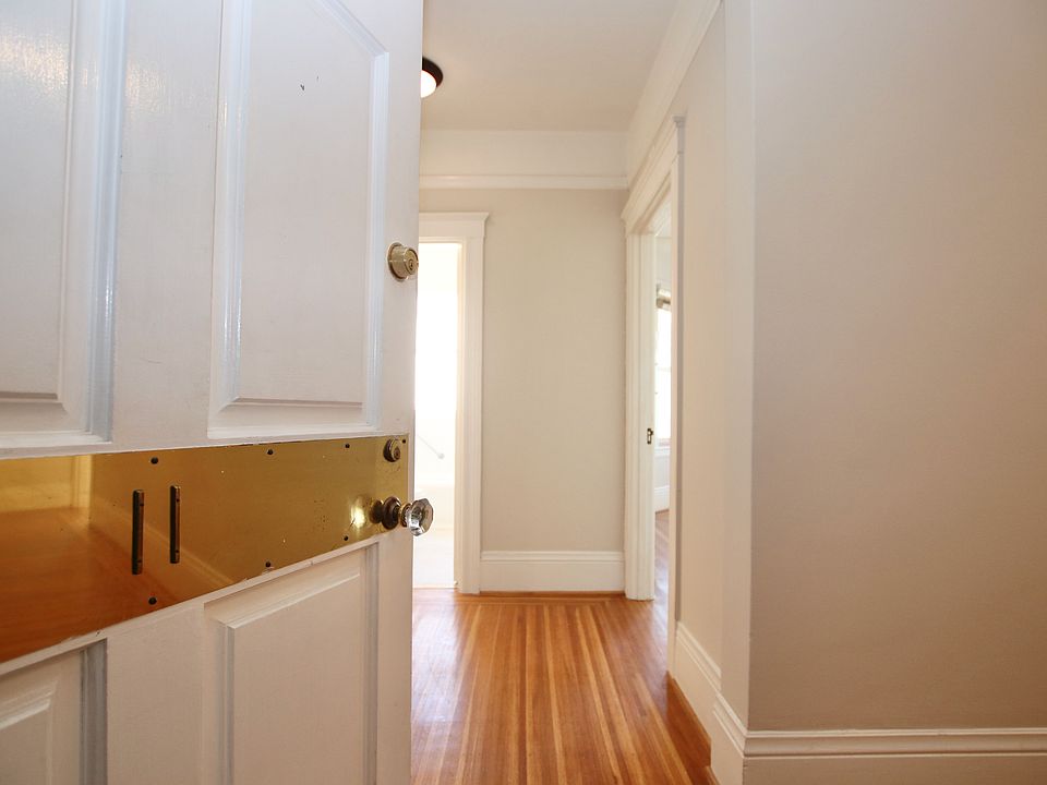 1st image of 1400 Greenwich St #11