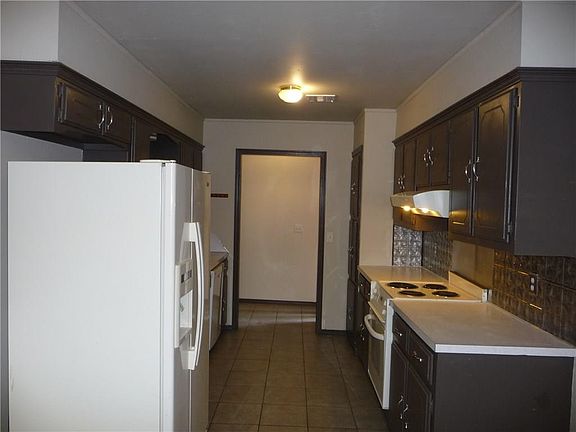 3rd image of 2413 Truitt #2415