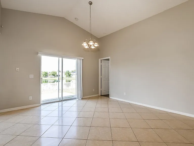 2347 Topaz Trl — Photo 4