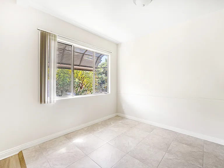12858 Oxnard St #5 — Photo 7