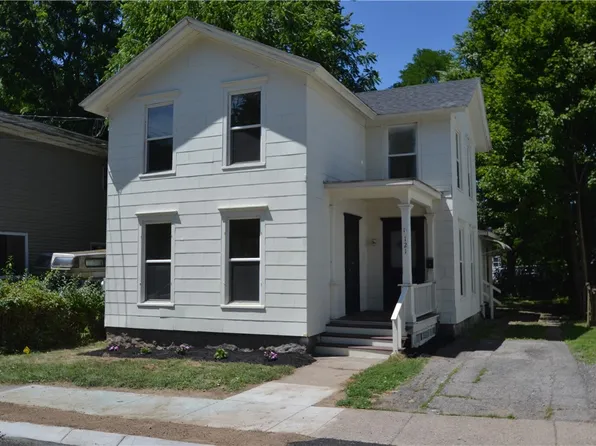 121 Fayette St, Palmyra, NY 14522