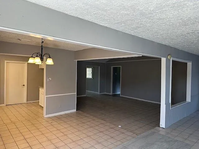 3 bed, 2.0 bath, 2030 sqft, $1,800 — Photo 2