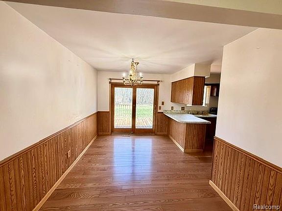 5th image of 2329 Morrish Rd