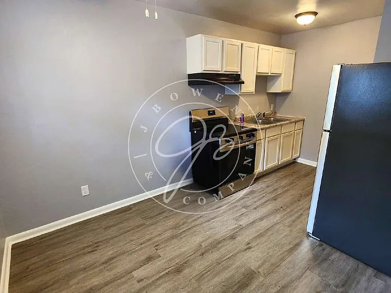 1719 W Bancroft St #D — Photo 7