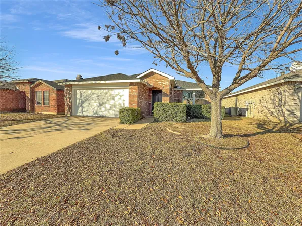 5321 Temecula Rd, Fort Worth, TX 76244
