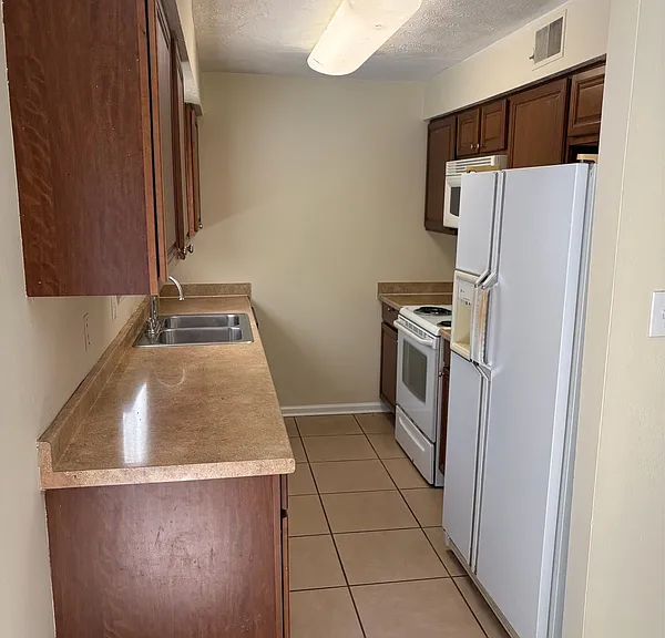 1819 Salmon Dr — Photo 6