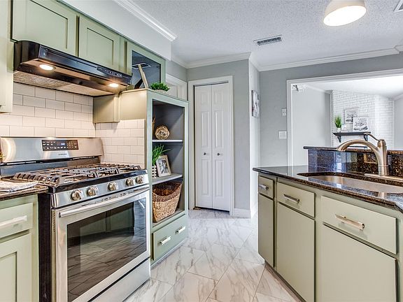 4th image of 3620 Marlborough Dr