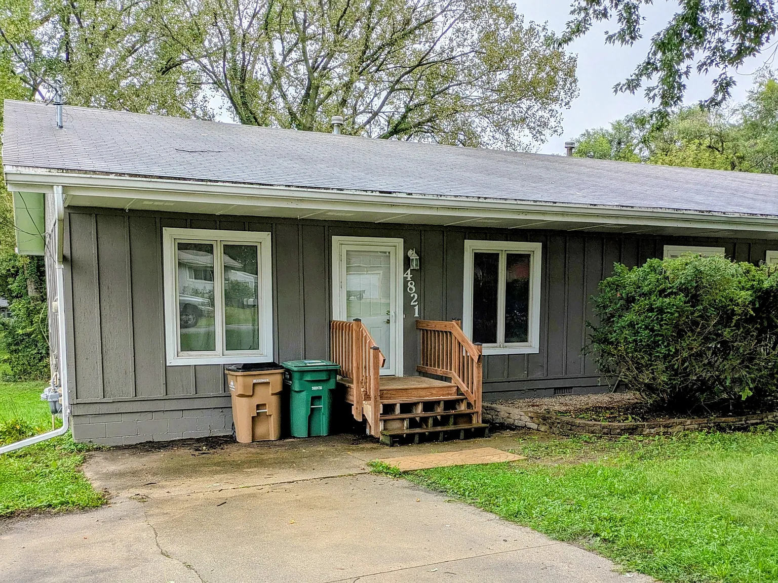 3 bed, 1049 sqft, $1,475 — Photo 1