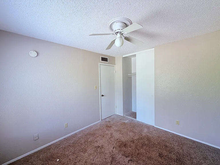 9611 Blue Creek Ln — Photo 25