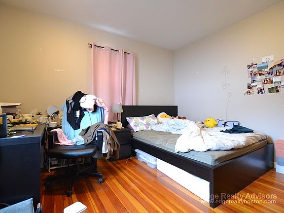 3rd image of 115 Glenville Ave #1