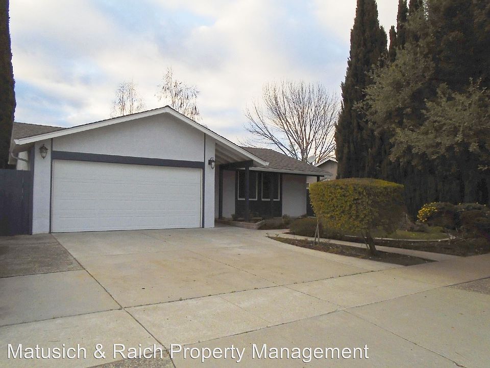 1st image of 5141 Derek Dr