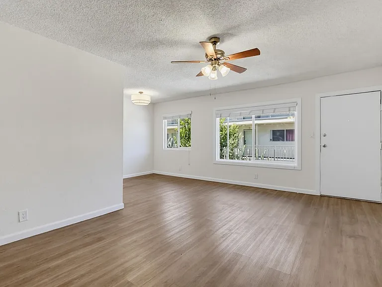 6407 10th Ave — Photo 5