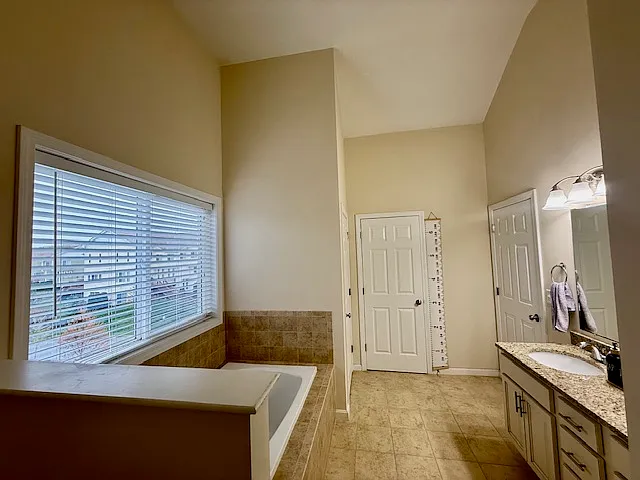 33 John Hancock Dr — Photo 19