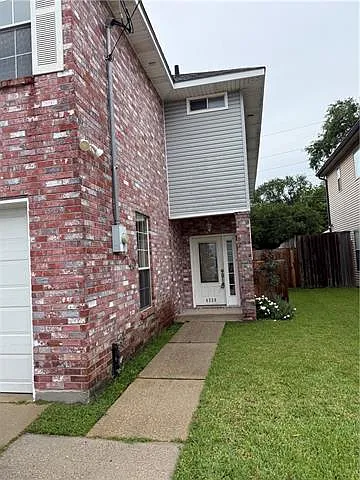 4339 Anthony St — Photo 1