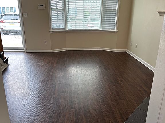 2nd image of 3826 N1 Sterling Pointe Dr #N1