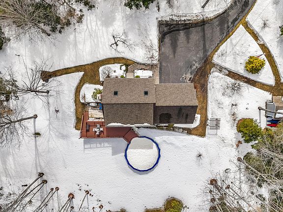 4th image of 39 Pine Knoll Drive