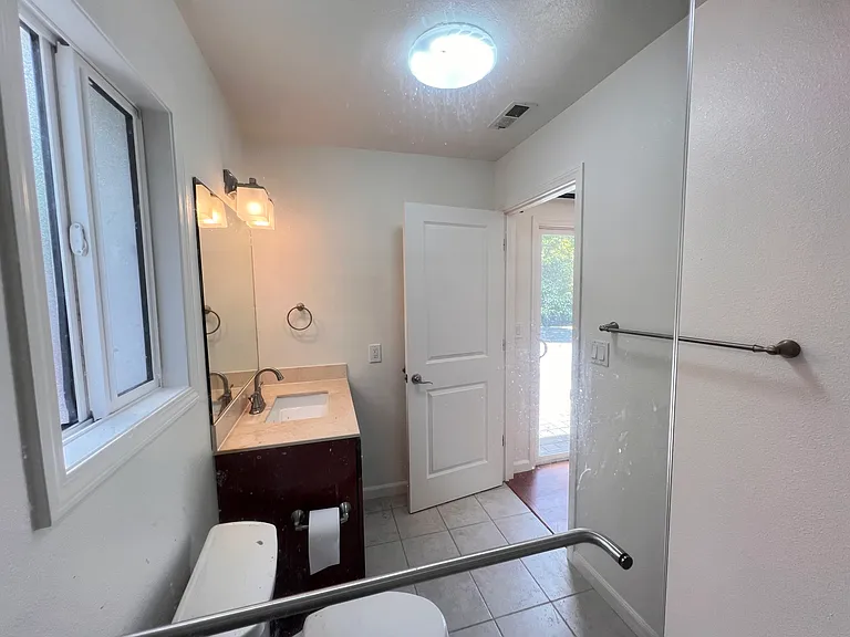 3192 Maddux Dr — Photo 15