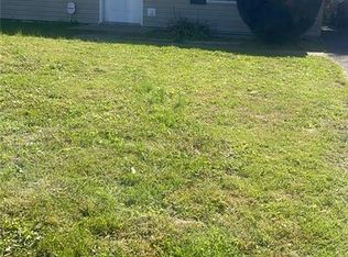 122 Lazarcheff Dr, Cahokia, IL 62206