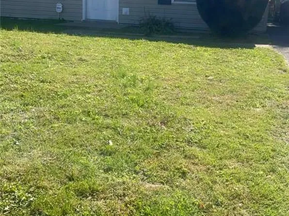 122 Lazarcheff Dr, Cahokia, IL 62206