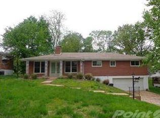 9611 Gallop Ln, Saint Louis, MO 63126