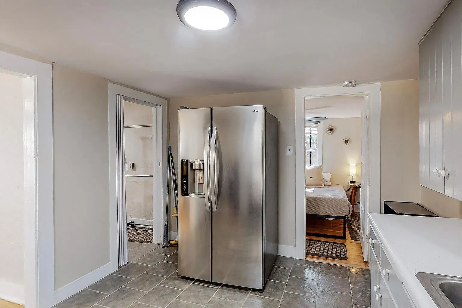 3 bed, 1300 sqft, $2,600 — Photo 1