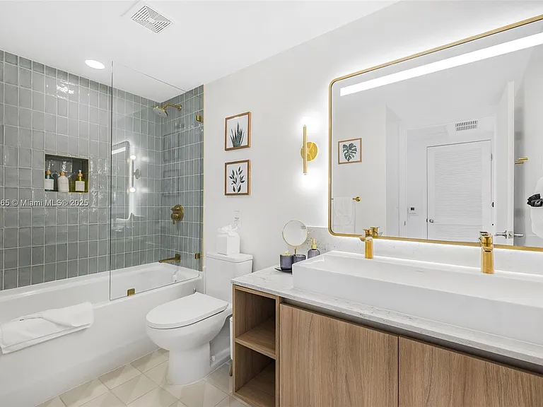 159 NE 6th St #3610 — Photo 29