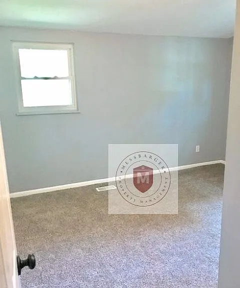 402 Holiday Dr — Photo 9