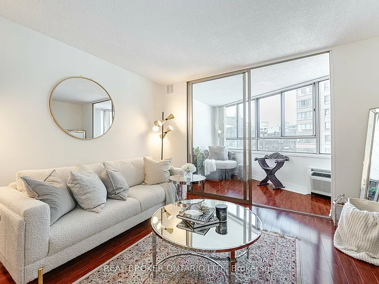 250 Queens Quay W #604 — Photo 10