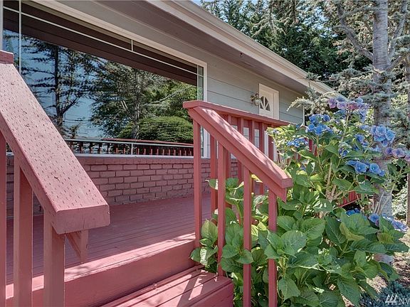 2nd image of 613 79th Ave SE