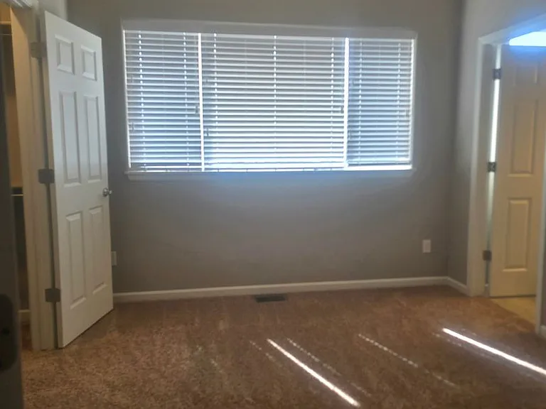 1558 Poplar Dr — Photo 14