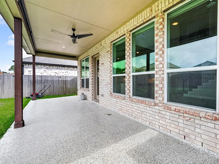 24419 Avanti Dr — Photo 47