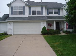 5812 Scarsdale Dr SW, Wyoming, MI 49418