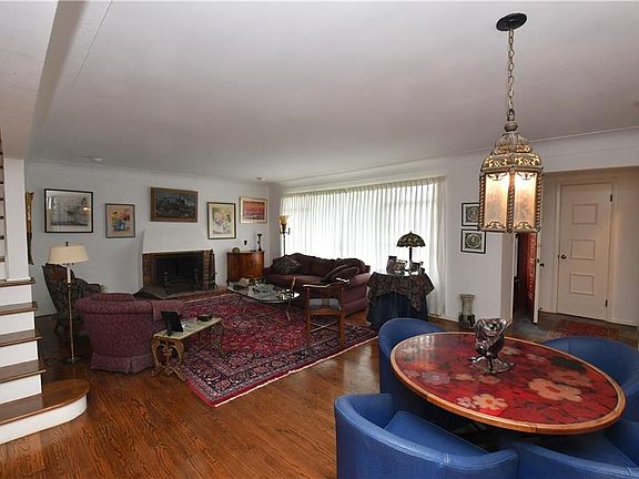 3rd image of 29476 Gates Mills Blvd