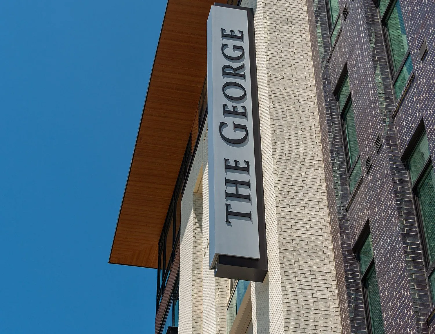 The George — Photo 3