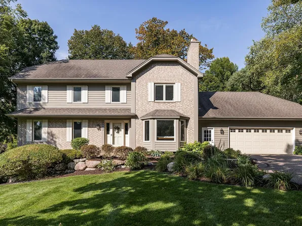 4840 Sparrow Rd, Minnetonka, MN 55345