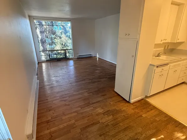 129 11th Ave E APT 202, Seattle, WA 98102
