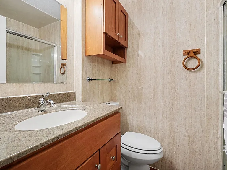 519 Orleans St — Photo 14