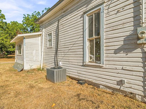 4th image of 208 S Harrison St