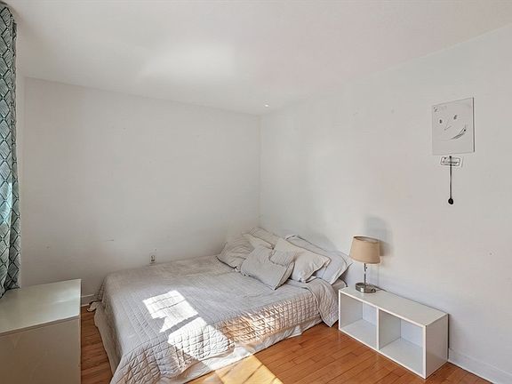 4th image of 245 Kelton St APT 11