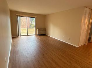 746 Prescott Dr APT 108, Roselle, IL 60172